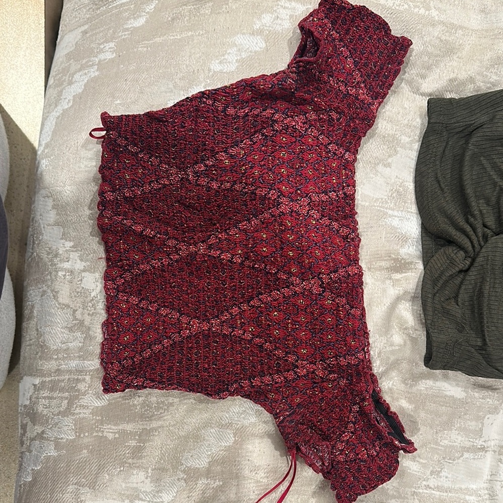 Elegant Red Knit Women's Top